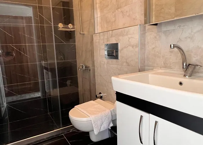 Elin Alacati Hotel *