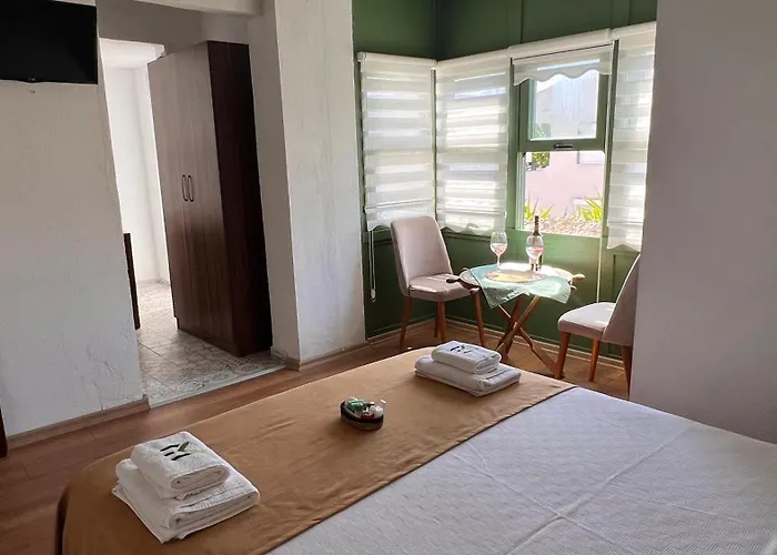 Elin Alacati Hotel *