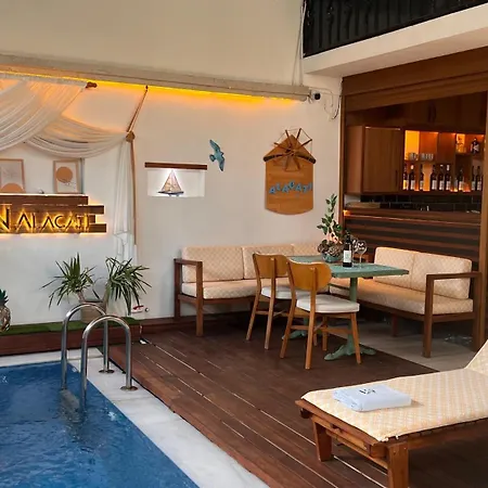 Elin Alaçatı * Çeşme